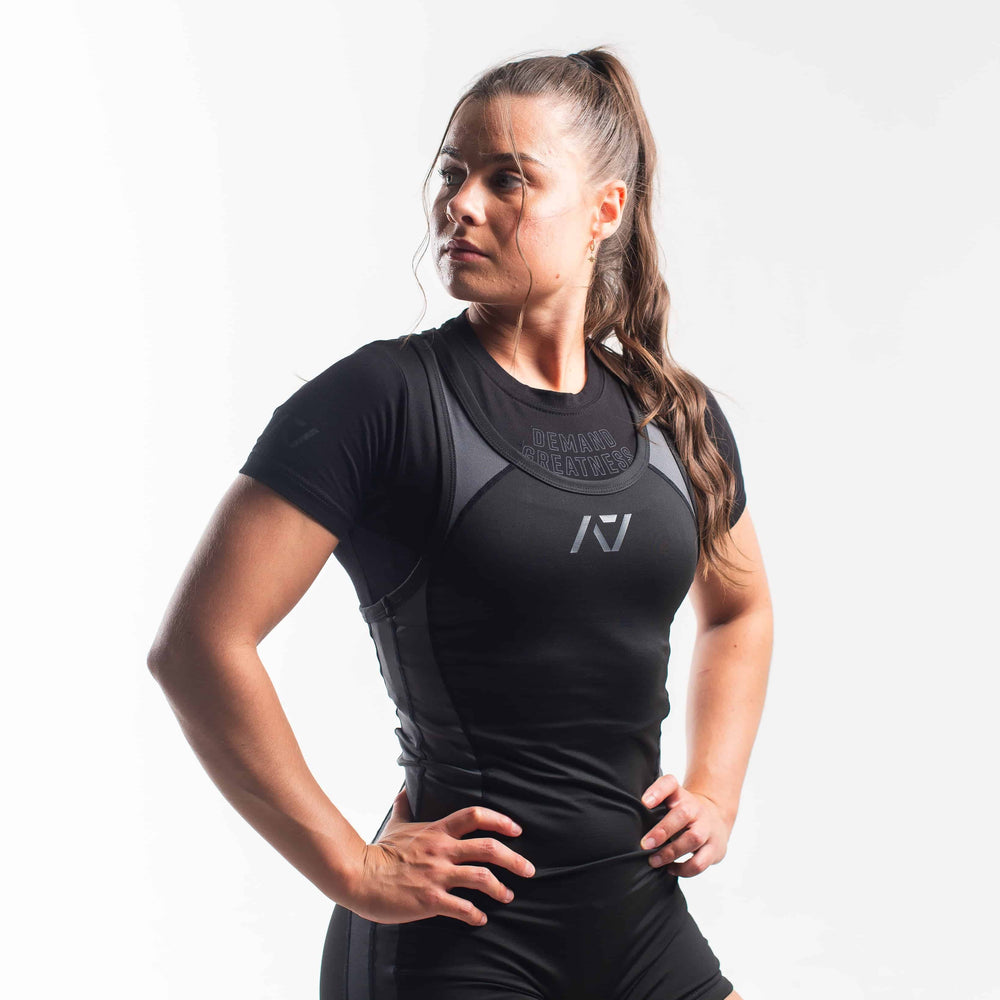 
                      
                        LUNO WOMEN'S SINGLET - SHADOW STONE
                      
                    