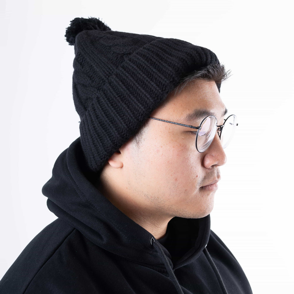 Gorro para entrenamiento clima frio A7 todo negro