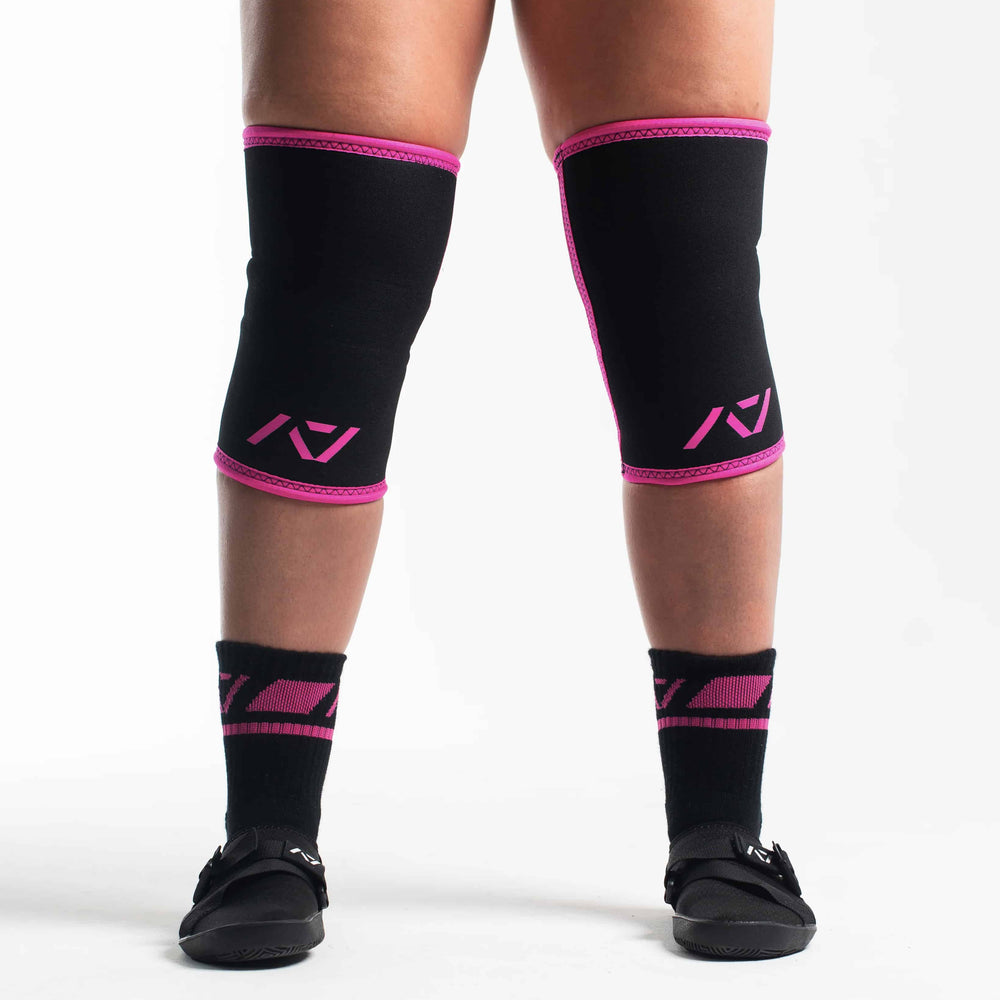 
                      
                        HOURGLASS KNEE SLEEVES - FLAMINGO
                      
                    