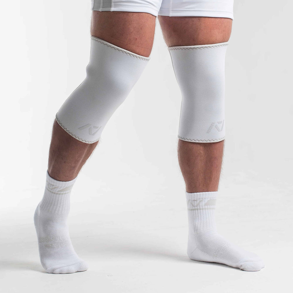 
                      
                        HOURGLASS KNEE SLEEVES - POLAR
                      
                    