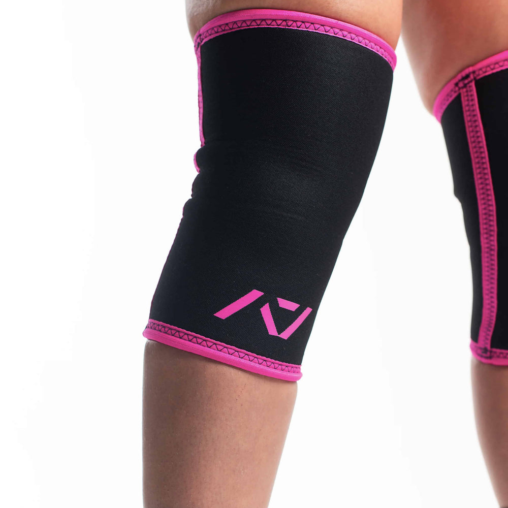 
                      
                        HOURGLASS KNEE SLEEVES - FLAMINGO
                      
                    