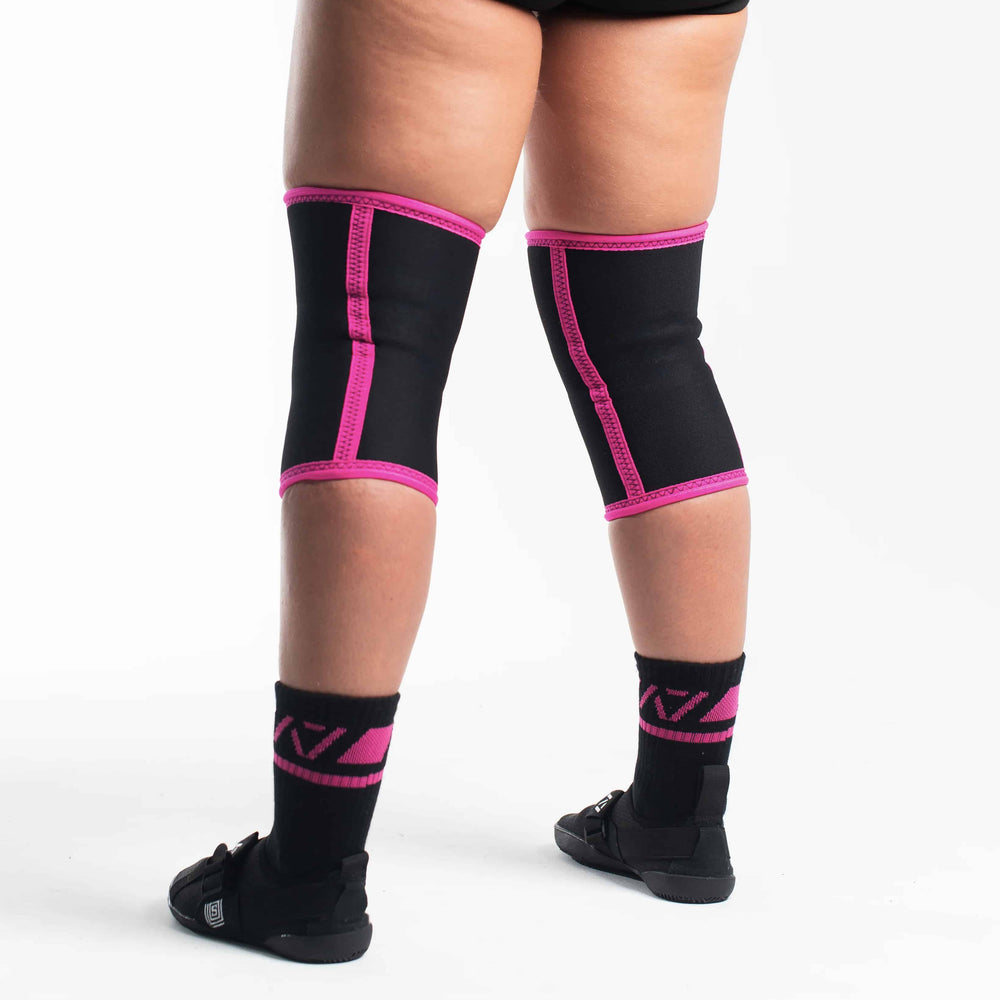 
                      
                        HOURGLASS KNEE SLEEVES - FLAMINGO
                      
                    