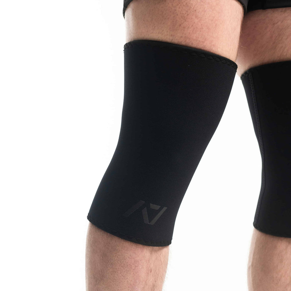 
                      
                        HOURGLASS KNEE SLEEVES - STEALTH
                      
                    