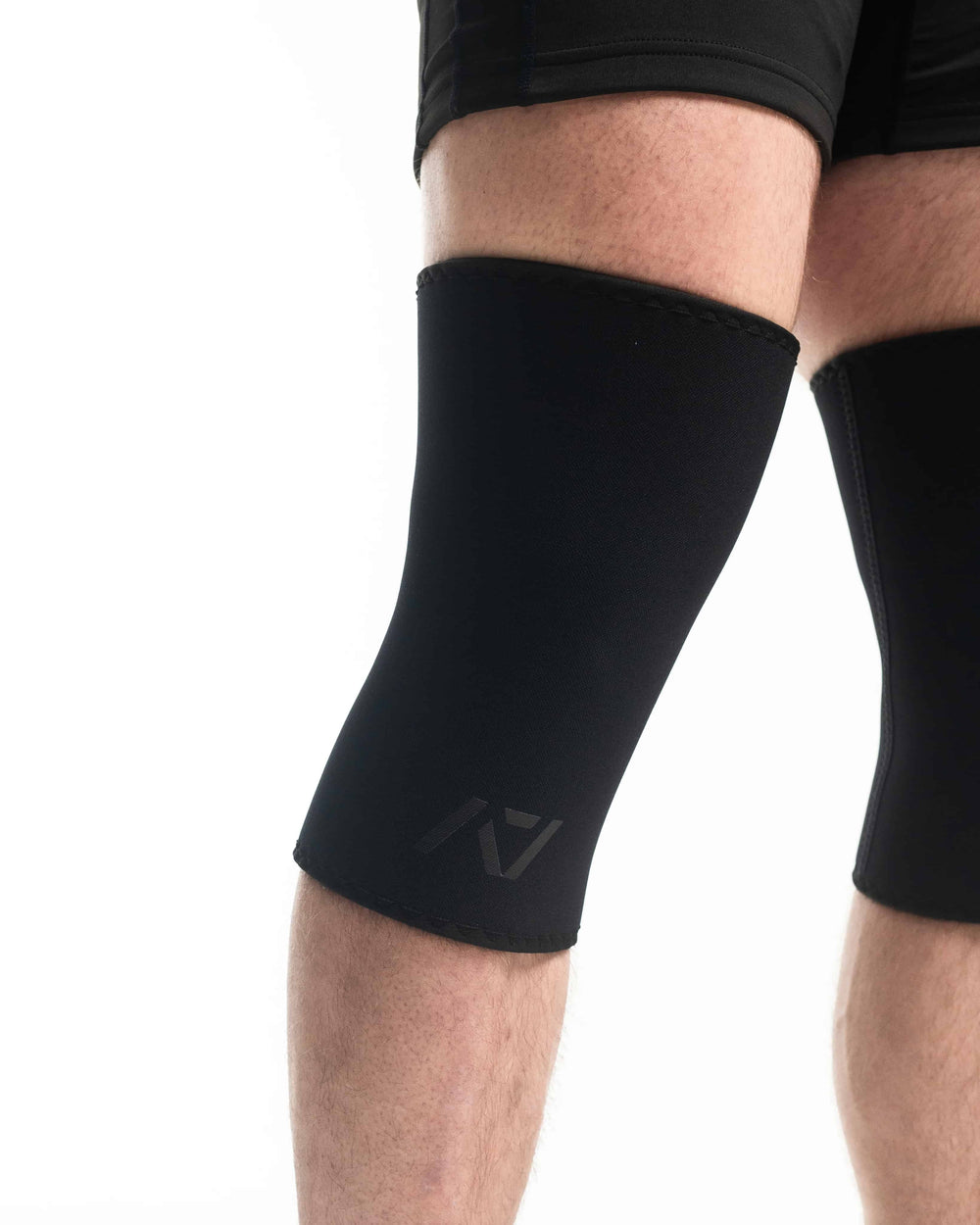 HOURGLASS KNEE SLEEVES - STEALTH