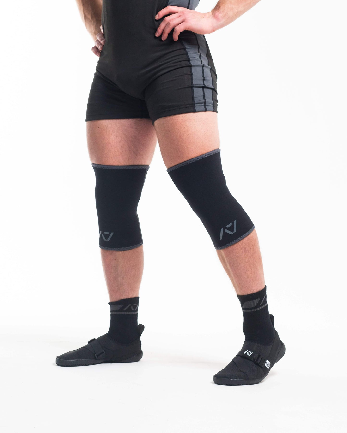 Rodilleras negras con gris para powerlifting uktra rigidas
